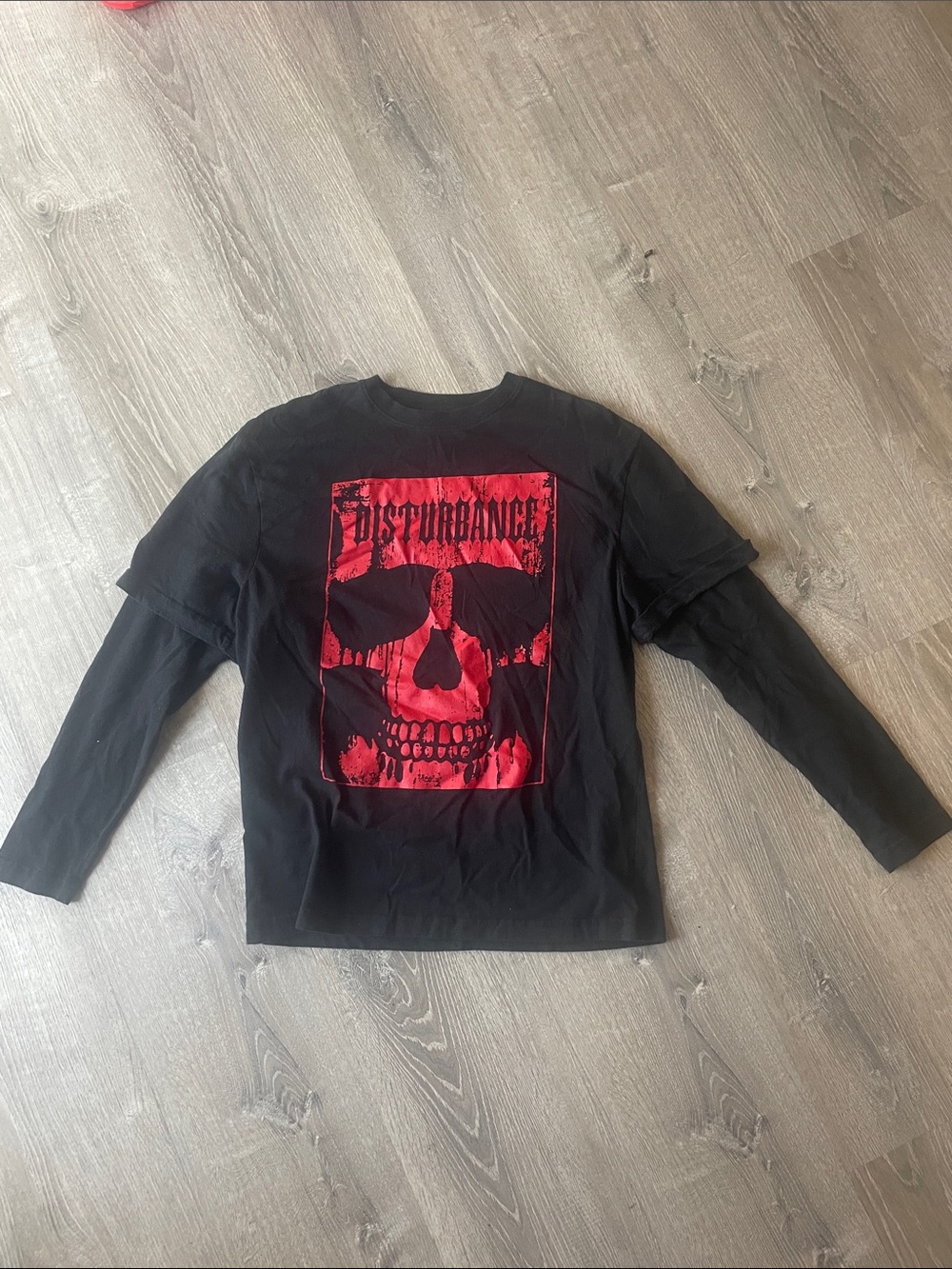 Hot Topic Black Long-Sleeve Tee with Red Skull Graphic